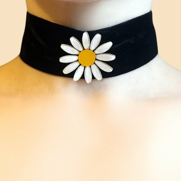 VINTAGE BLACK VELVET DAISY CHOKER NECKLACE 90s MOD FLORAL GOTHIC Y2K STATEMENT - Picture 1 of 11